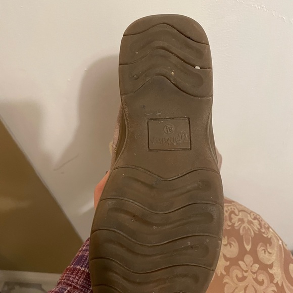 Wanderlust Tan Suede Boots Faux Fur side zipper  / Size 8.5 / good condition - Picture 5 of 6